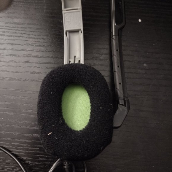 Microsioft XBOX LVL1 Chat Headset - Picture 4 of 5